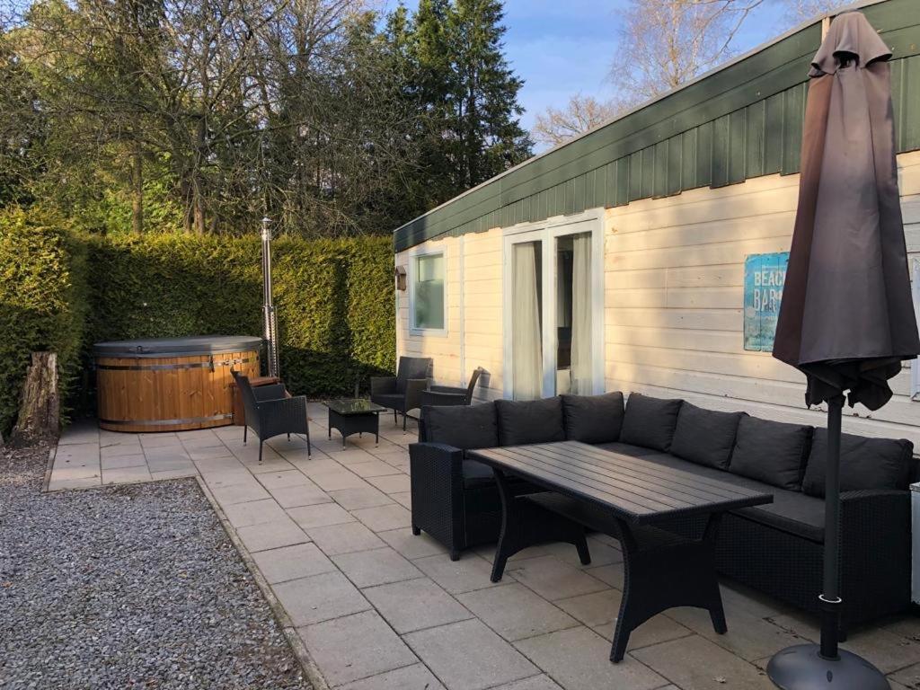 Omheind Chalet Met Prive Hottub. Op De Veluwe Villa Voorthuizen Eksteriør bilde