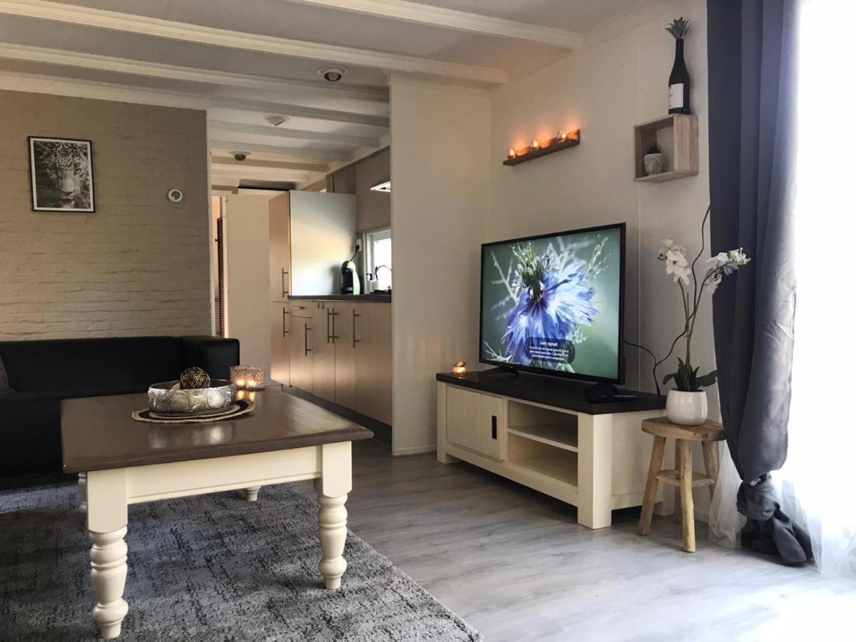 Omheind Chalet Met Prive Hottub. Op De Veluwe Villa Voorthuizen Eksteriør bilde