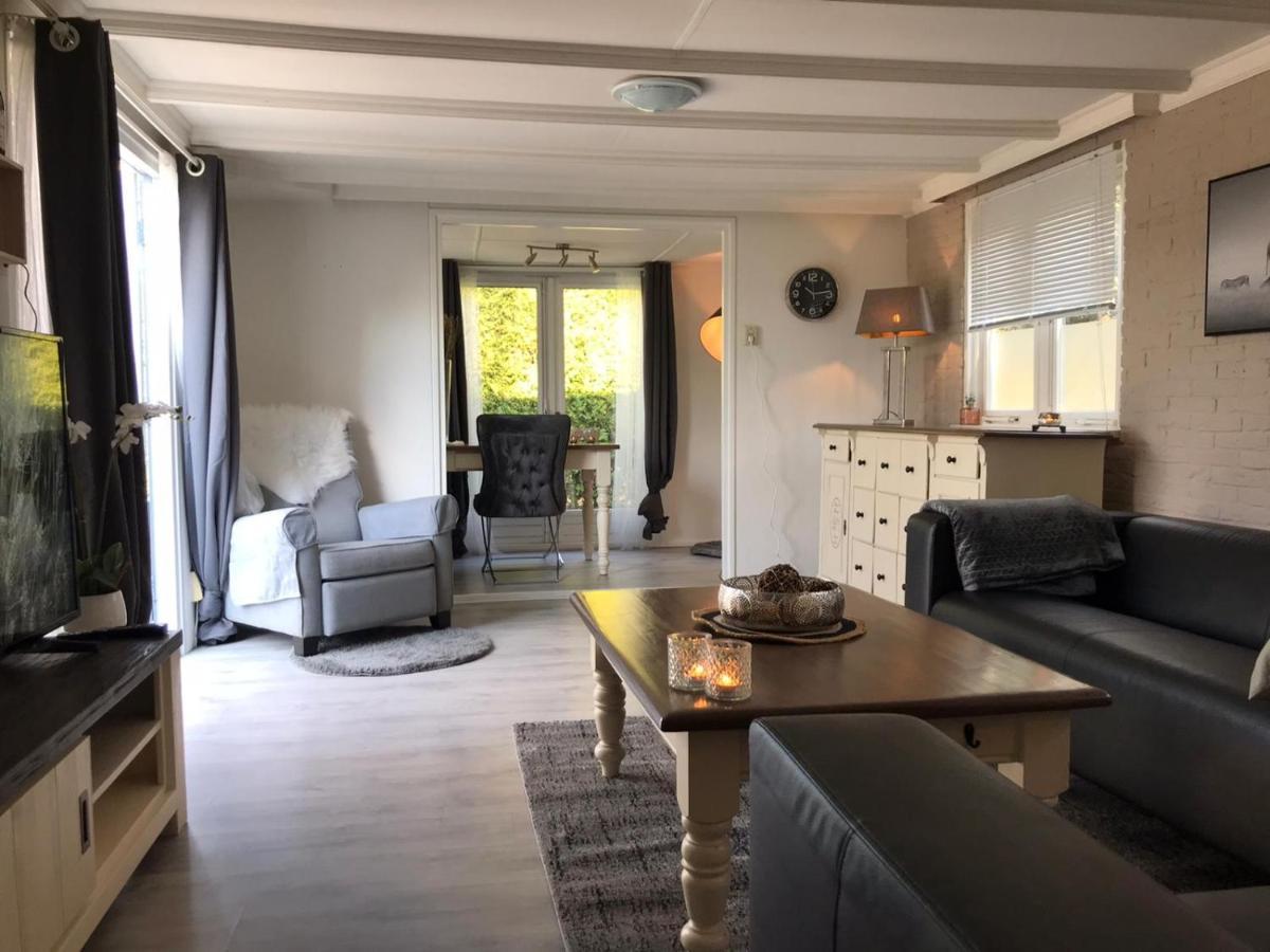 Omheind Chalet Met Prive Hottub. Op De Veluwe Villa Voorthuizen Eksteriør bilde