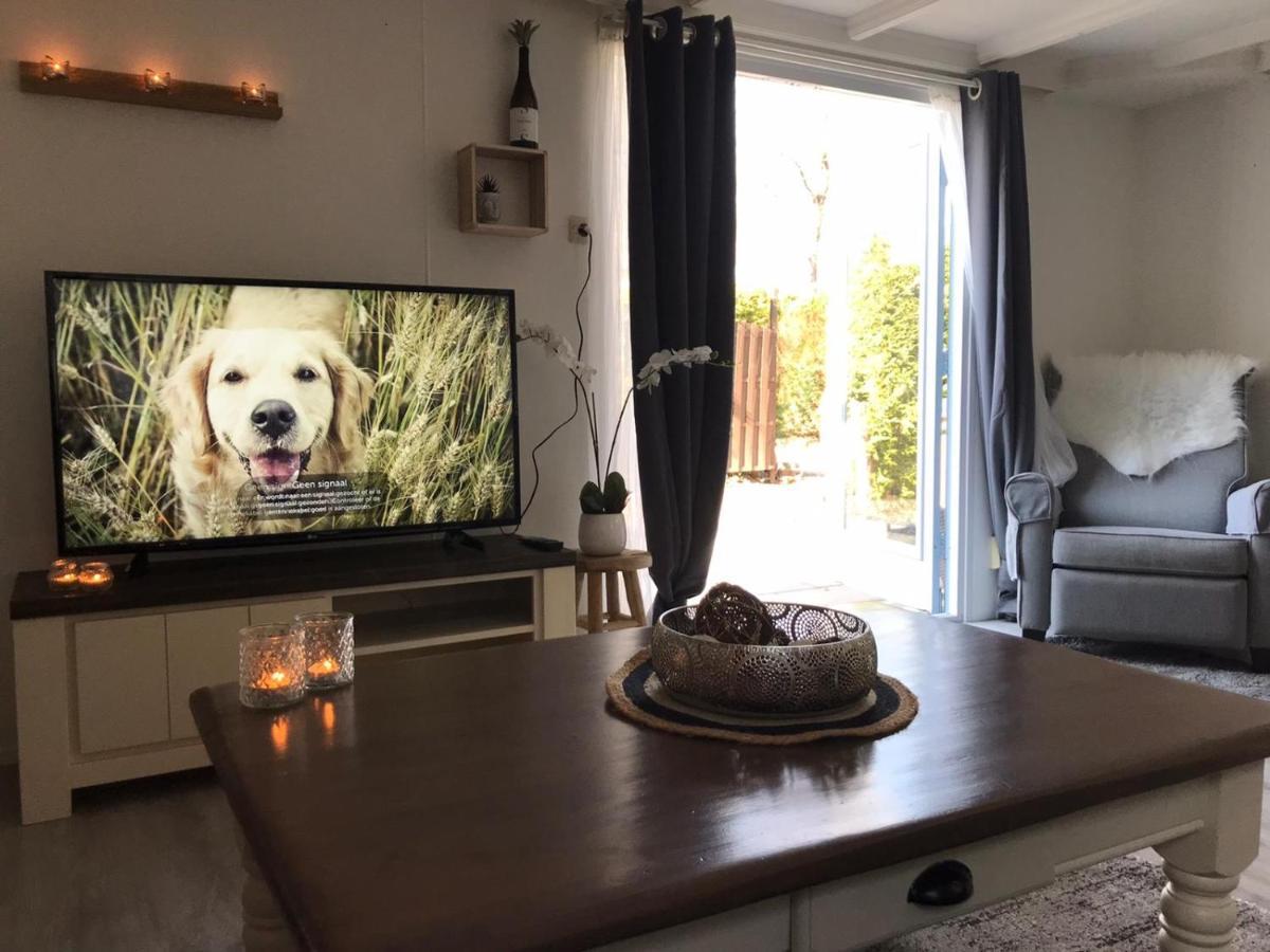 Omheind Chalet Met Prive Hottub. Op De Veluwe Villa Voorthuizen Eksteriør bilde