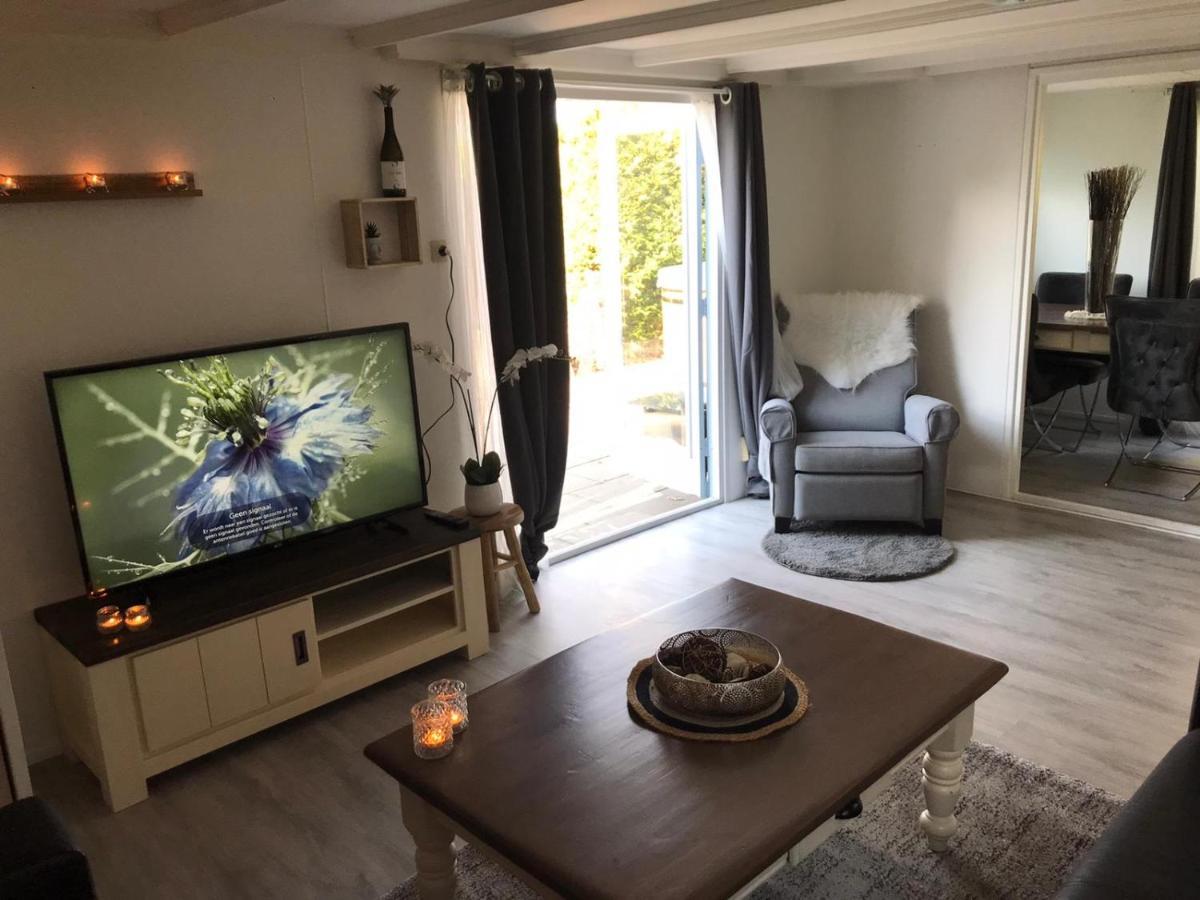 Omheind Chalet Met Prive Hottub. Op De Veluwe Villa Voorthuizen Eksteriør bilde